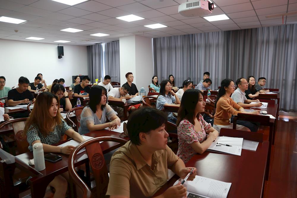 8eaea0cd63354a42a3ea87a540f1085a.jpg