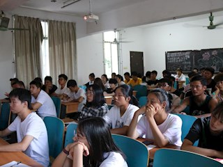 材料与机械工程学院团总支开展“我和我的祖国”主题团课