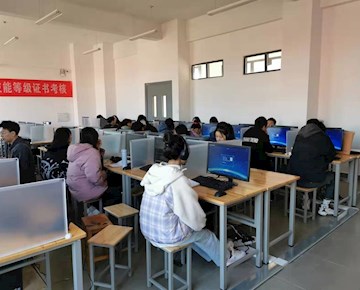 学院顺利举行“1+X”实用英语交际职业技能等级证书考试