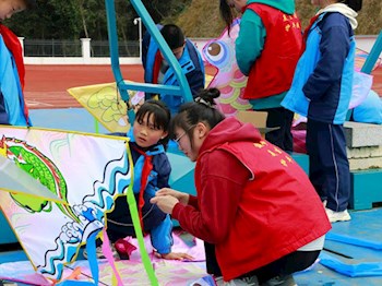 学院团委开展“大手牵小手• 放飞新梦想”主题志愿服务活动